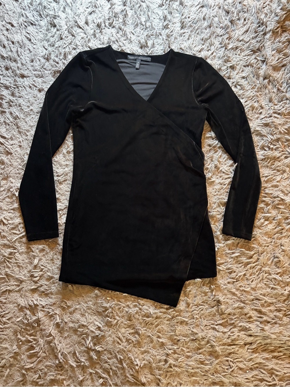 White House Black Market black long sleeve v-neck faux wrap velvet tunic sz XS